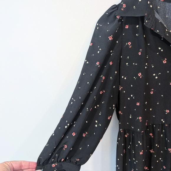 Levi's Black and White Tiered Midi Dress with Puff Sleeves - Picture 5 of 10